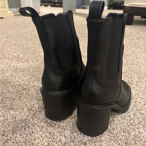 Boots - Picture 3 of 3